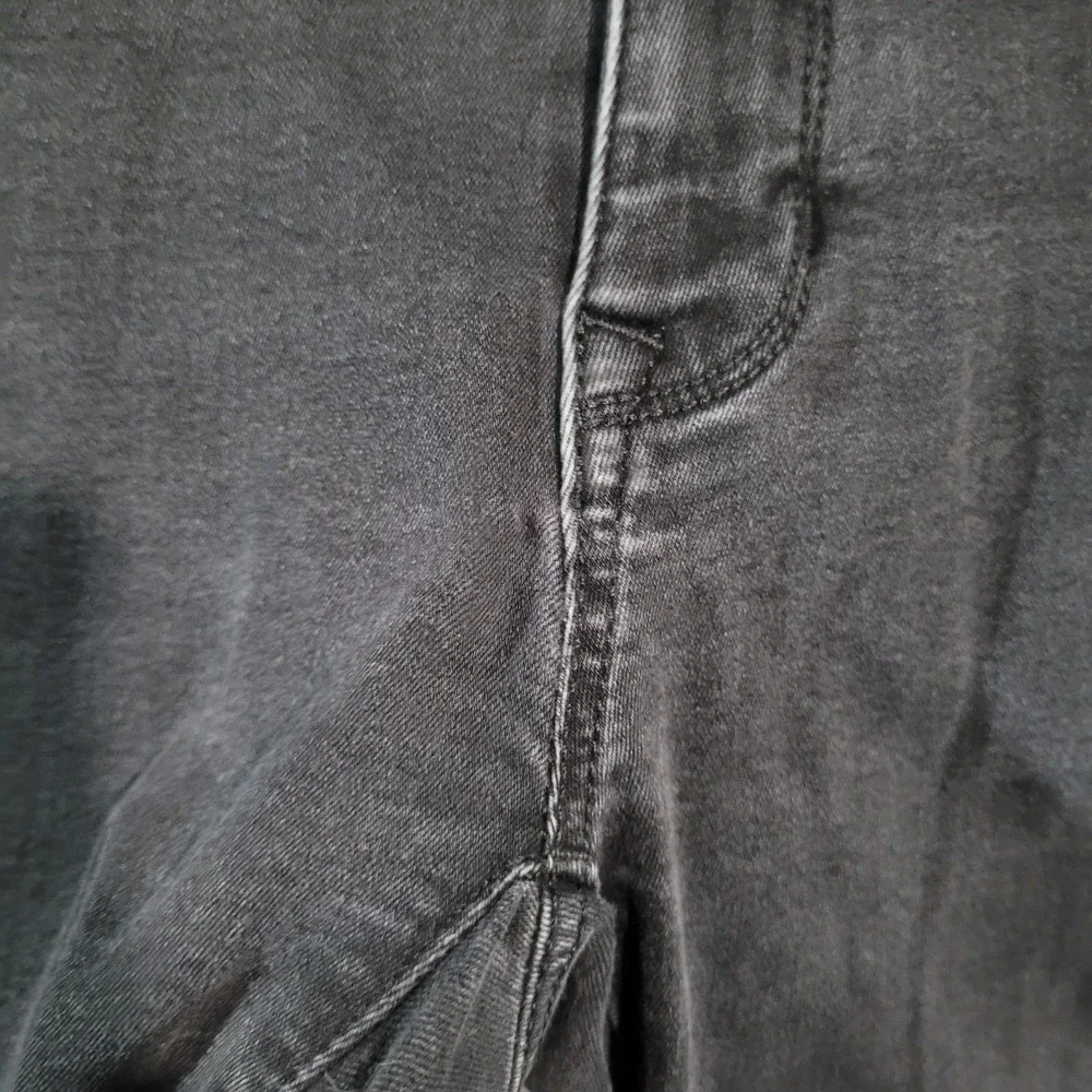 APT 9 Tummy Control Bootcut Jeans Size 6 x 29 Black Denim Low Rise Stretch FLAW